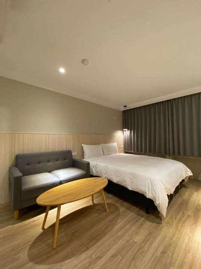 Yoshi Hotel - Tainan Station Branch Exterior foto